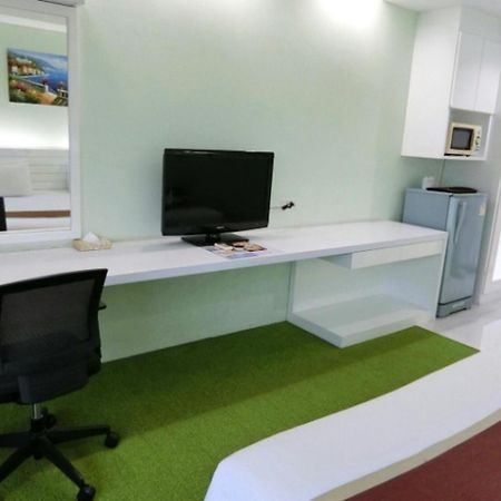 V Verve Service Apartment Hotel Chachoengsao Zimmer foto