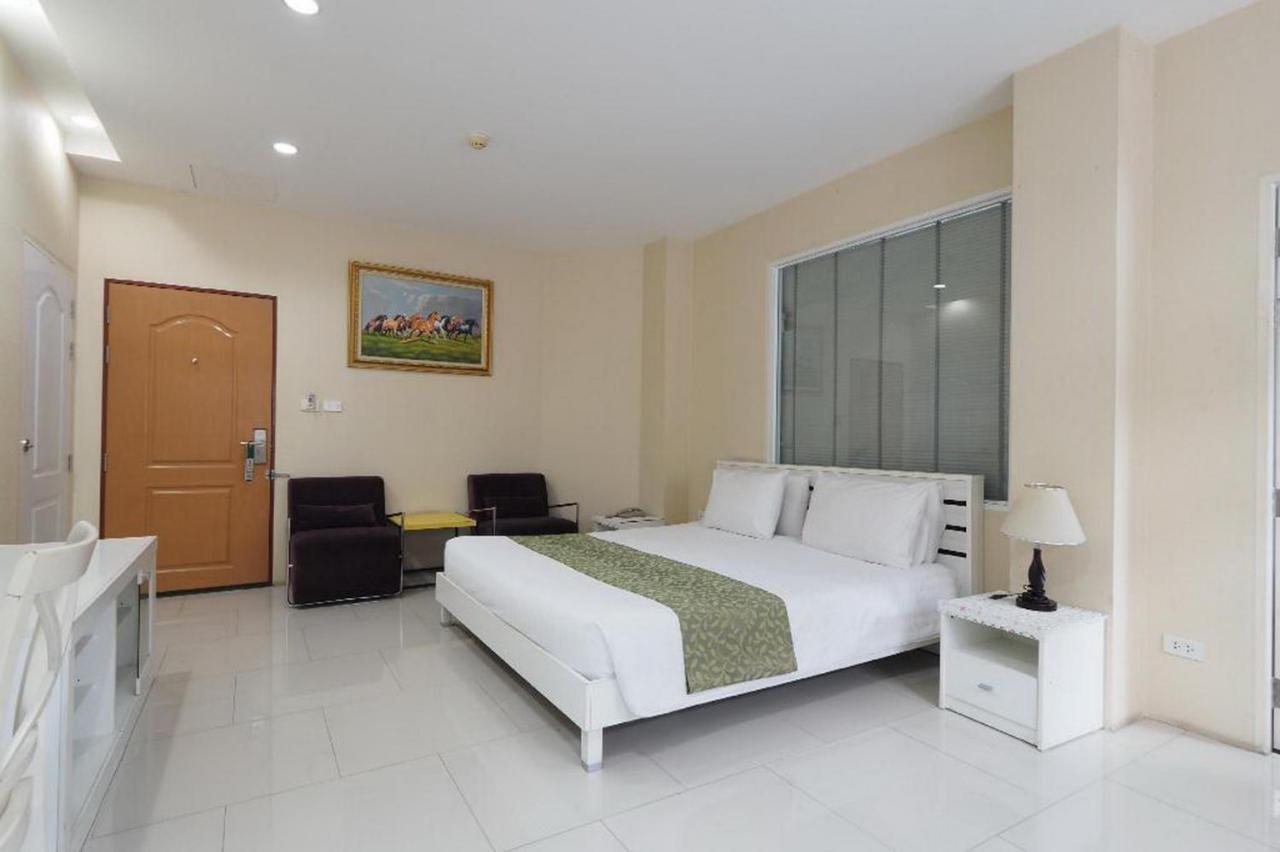 V Verve Service Apartment Hotel Chachoengsao Zimmer foto