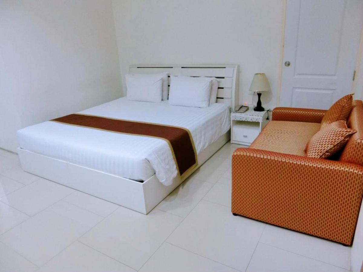 V Verve Service Apartment Hotel Chachoengsao Zimmer foto