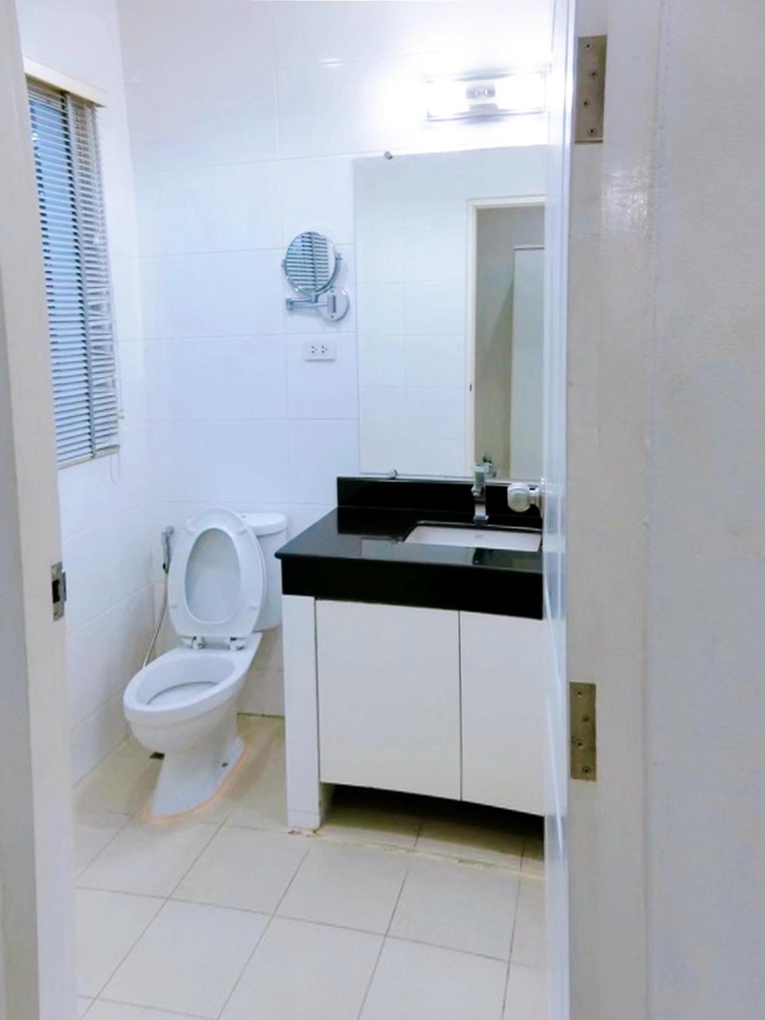 V Verve Service Apartment Hotel Chachoengsao Zimmer foto