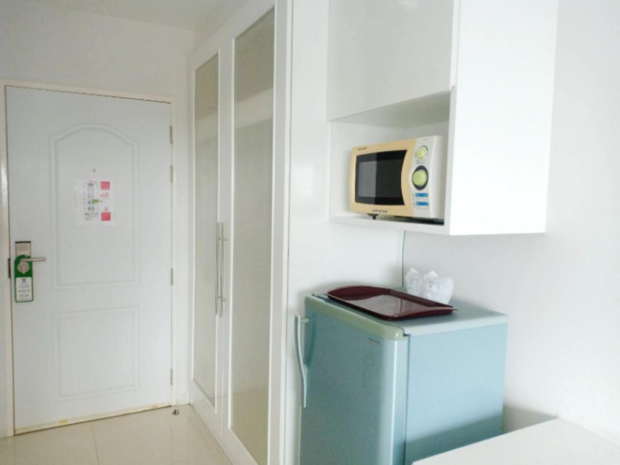 V Verve Service Apartment Hotel Chachoengsao Zimmer foto