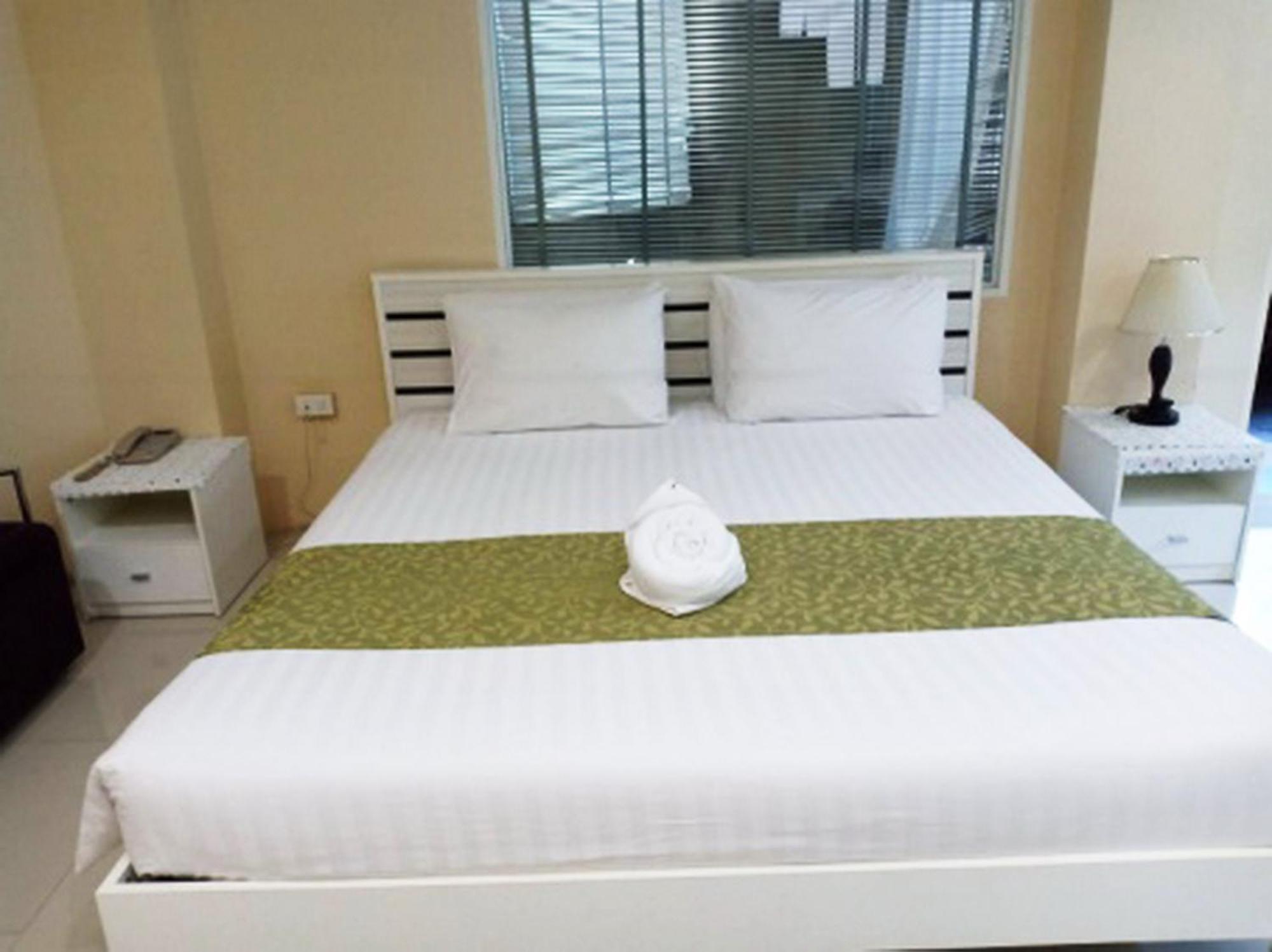 V Verve Service Apartment Hotel Chachoengsao Zimmer foto