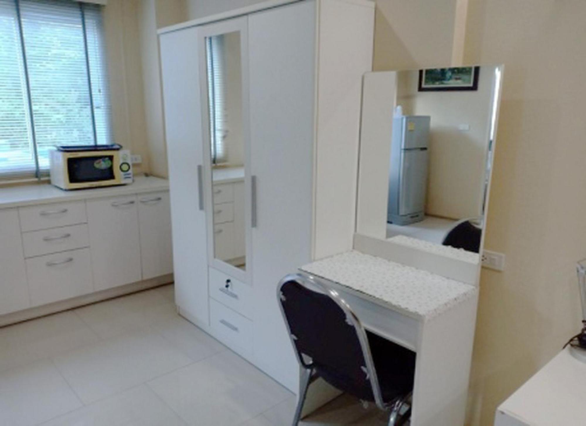 V Verve Service Apartment Hotel Chachoengsao Zimmer foto