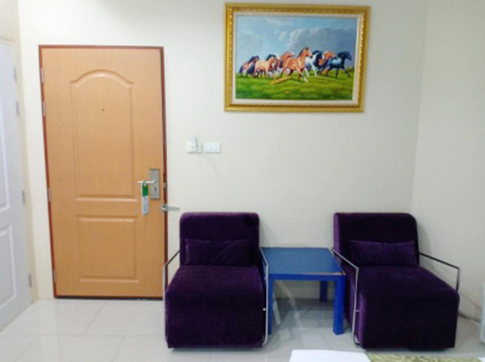 V Verve Service Apartment Hotel Chachoengsao Zimmer foto